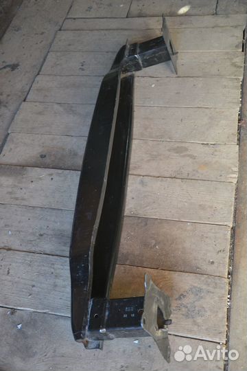 Усилитель заднего бампера VW Jetta 6