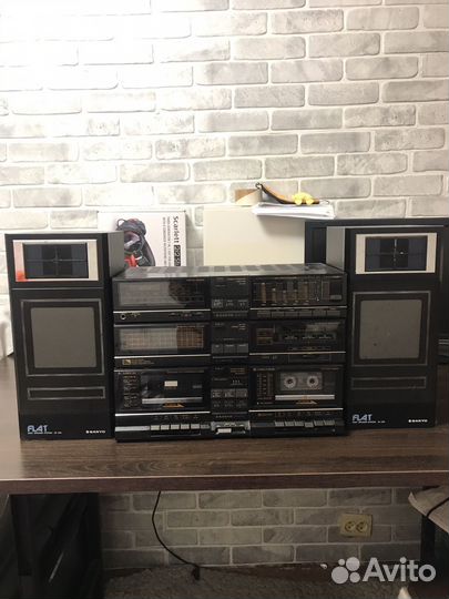 Винтажный музыкальный центр