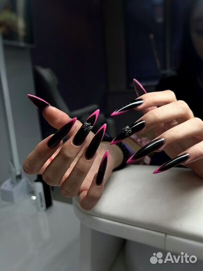 Маникюр с покрытием, креативное наращивание