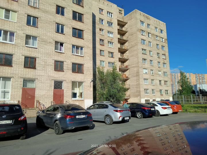 Комната 13 м² в 8-к., 2/9 эт.