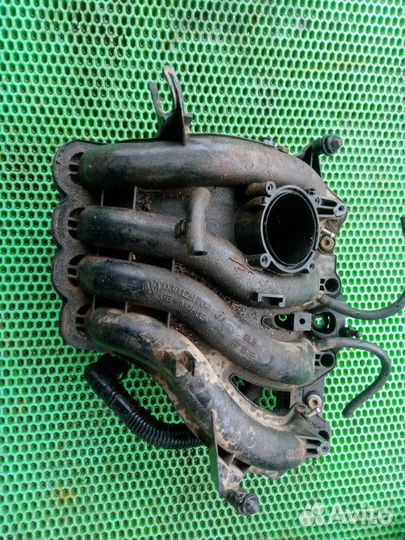 Коллектор впускной Skoda Octavia A5 BUD 2011