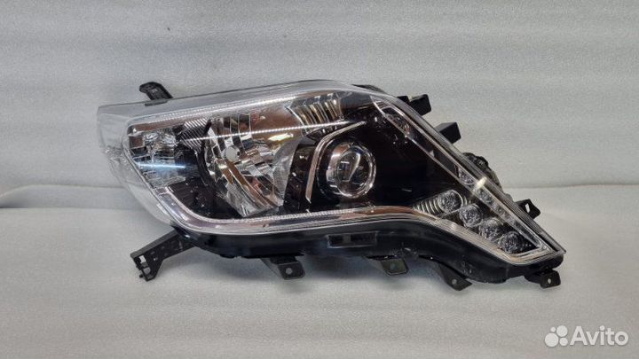 Фара передняя правая Toyota Land Cruiser Prado 150