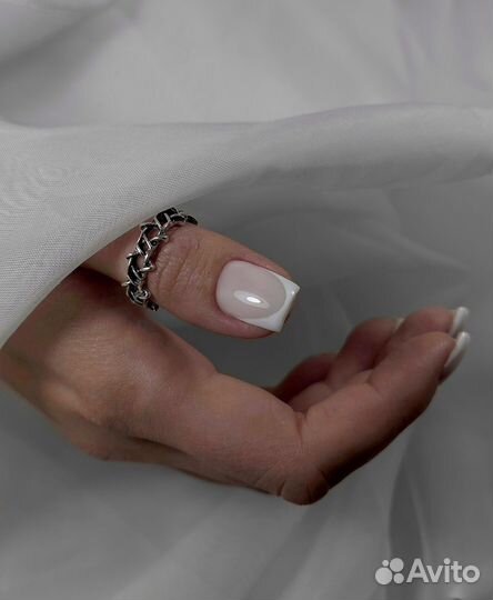 Маникюр с покрытием гель-лак