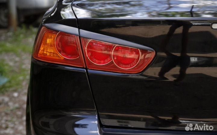 Фонарь задний правый левый на иномарки