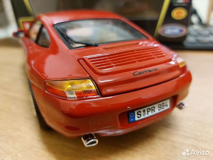 Коллекционная модель Porsche 911 1:18