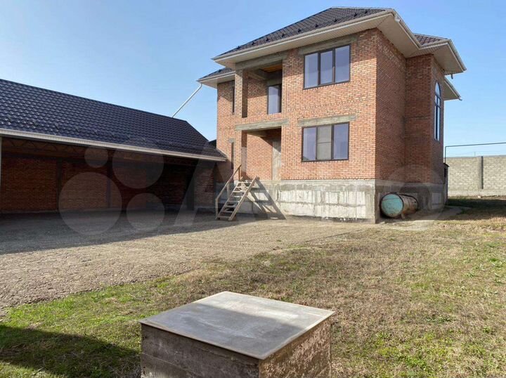 Дом 345 м² на участке 10 сот.