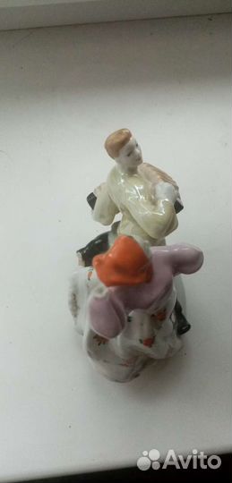 Фарфоровые статуэтки