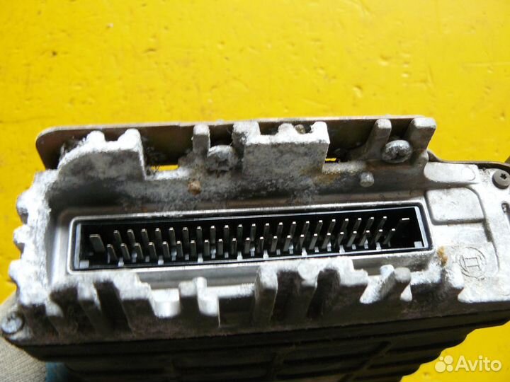 Блок управления двигателем VW Golf 3 Vento ABS