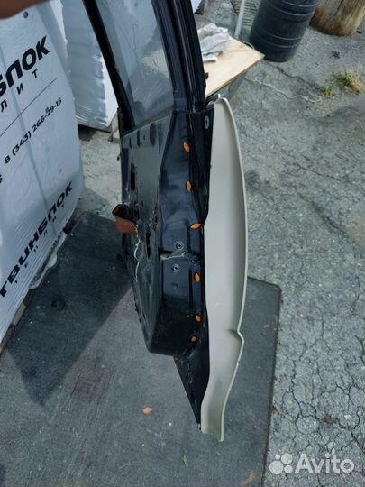 Передняя правая дверь Saturn SL (сатрун сл)