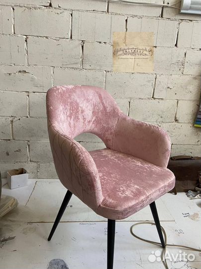 Новые мягкие стулья