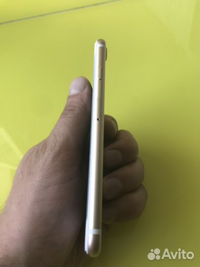Телефон iPhone 7