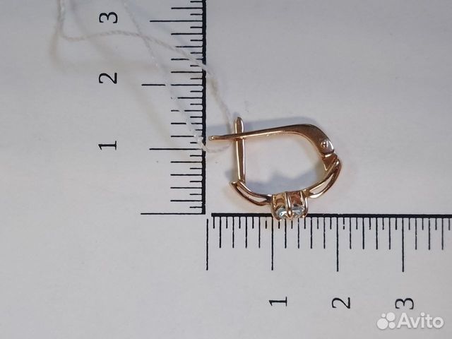 Серьги с синтетическим камнем Золото