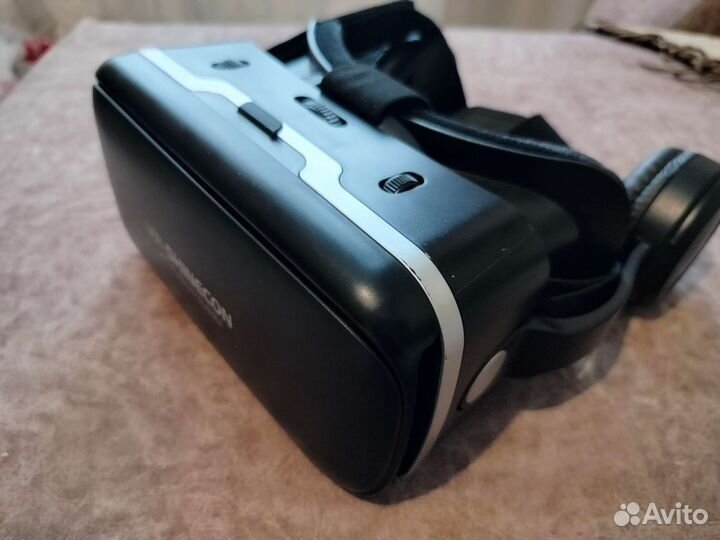 Очки виртуальной реальности для смартфона