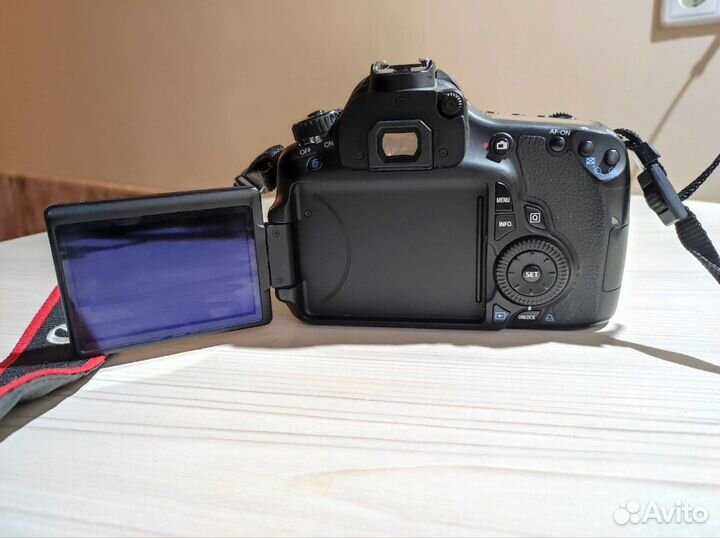 Зеркальный фотоаппарат canon 60d