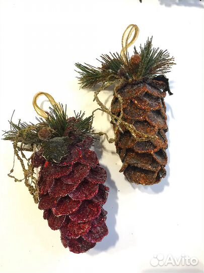 Елочные игрушки - шишки и цветы