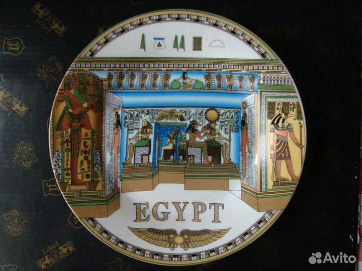 Сувенирные тарелки