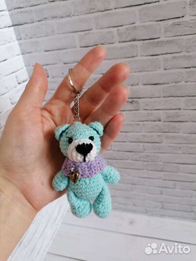 Вязаный брелок