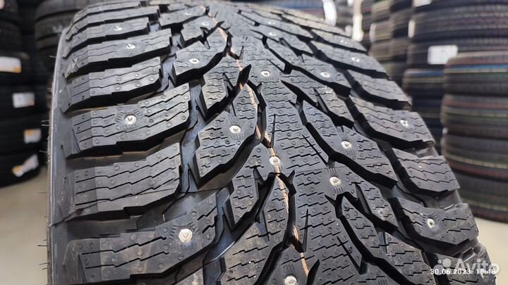 Nokian Tyres Hakkapeliitta 9 SUV 285/40 R21 109T