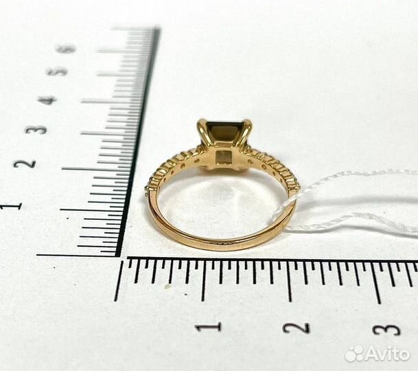 Золотое кольцо с камнем 16р