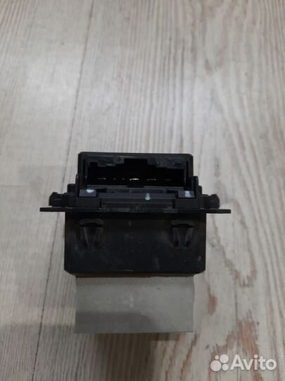 Резистор печки Реостат Nissan X-trail T32