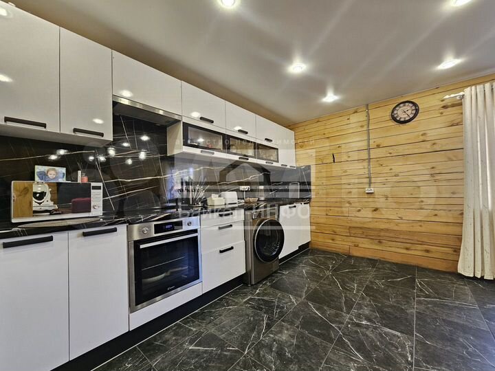 Дом 98 м² на участке 6 сот.