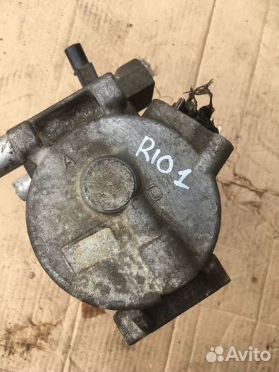 Компрессор кондиционера Kia Rio 1 2005-2011