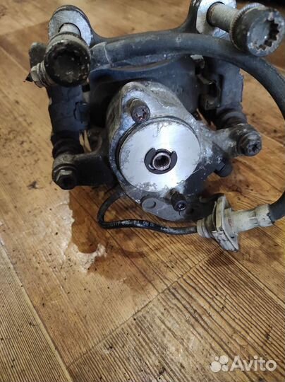 Суппорт задний левый VW Passat B6 12 шлицов