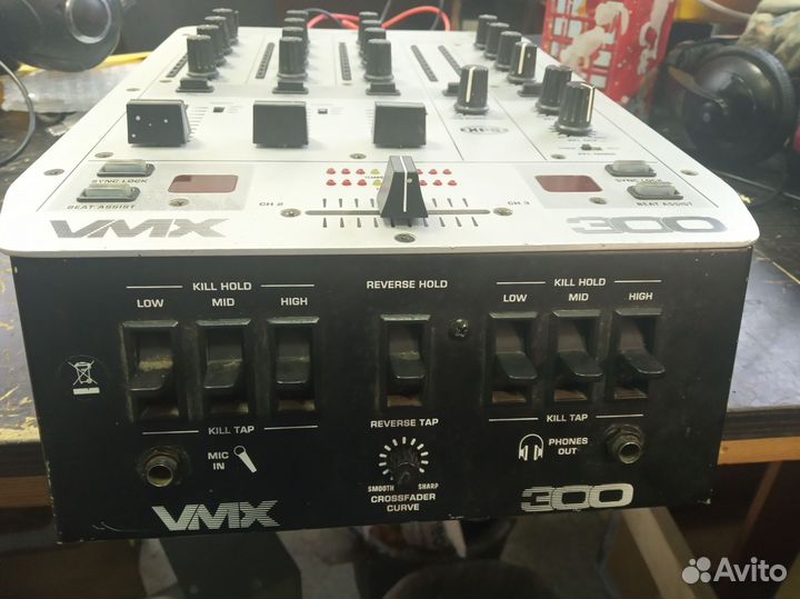 Микшерный DJ пульт Behringer VMX300