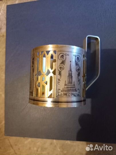 Коллекционный серебряный подстаканник москва,107гр
