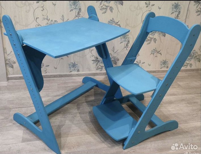 Растущий стол и стул
