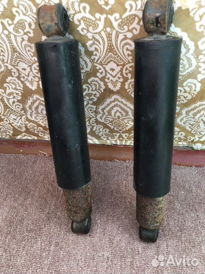 Продам задние стойки шеврале нива