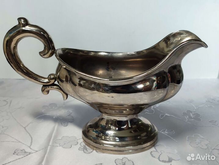 Чайник и соусники