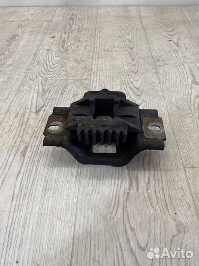 Опора (подушка) левая Ford Fusion CBK fxja 2008