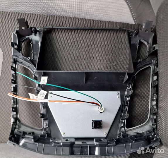 Рамка под магнитолу 9 дюймов на Форд Фокус 3