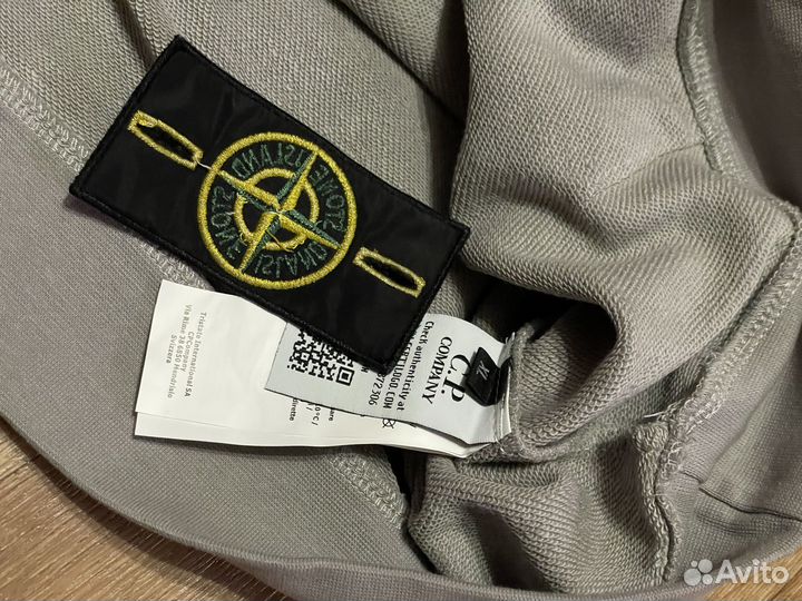 Худи CP. Company линза на плече