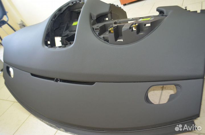 Торпедо панель приборов Пежо 207