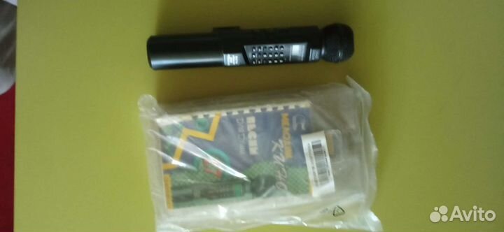 Микрофон leadsinger + 4 картриджа для музыки