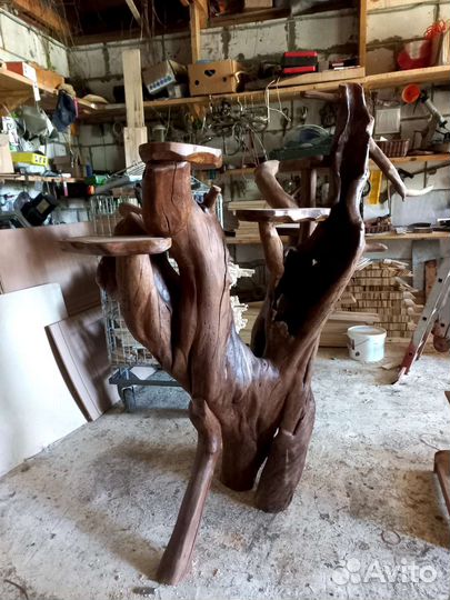 Деревянная подставка для цветов