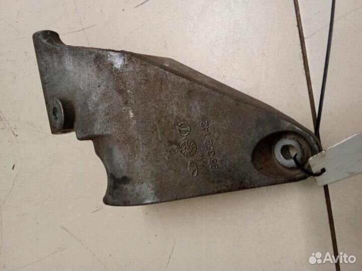 Кронштейн генератора Chevrolet Aveo T200 седан