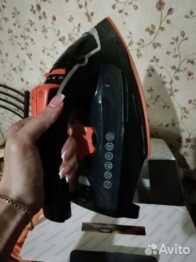 Утюг redmond RI-C244