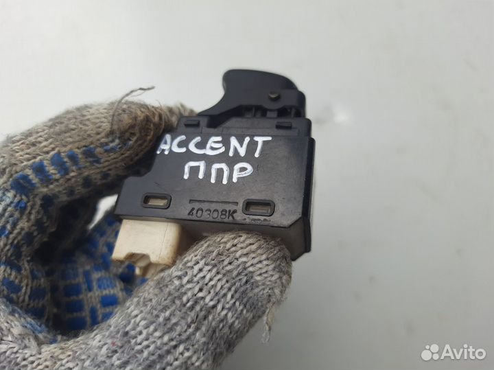 Кнопка стеклоподъемника Hyundai Accent 2