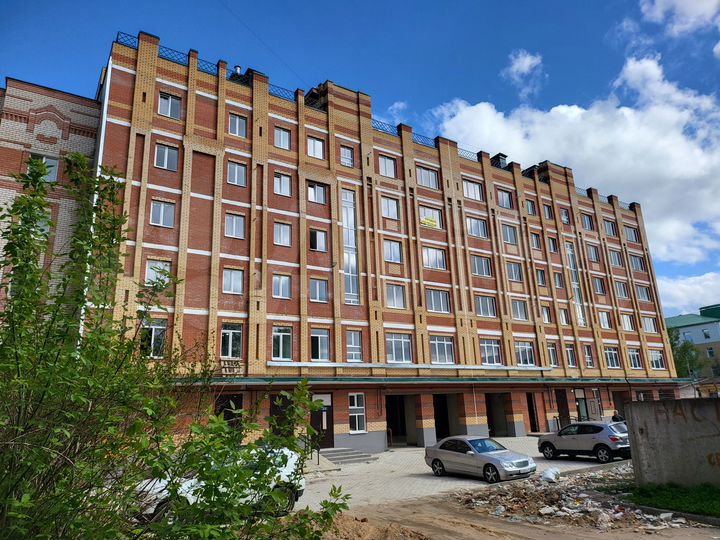 Торгово-офисный центр, 900 м²