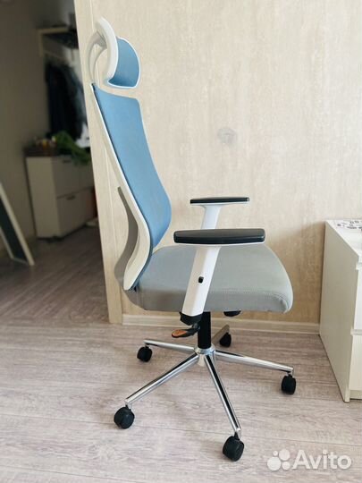 Компьютерное кресло ортопедическое