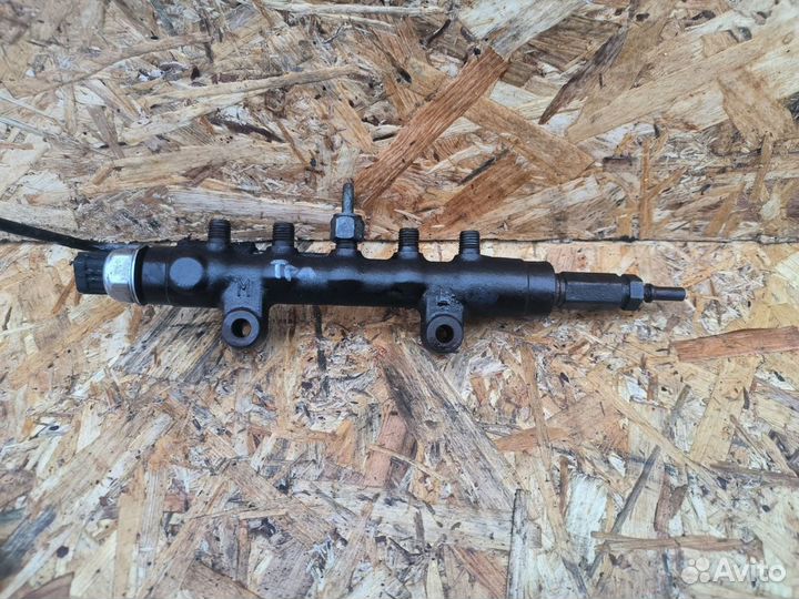 Топливная рампа Ford Transit 2006-2013