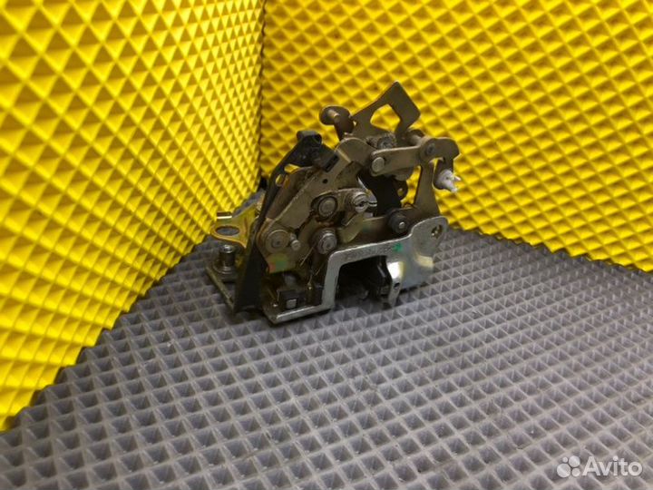 Замок двери задний левый Mercedes-Benz S-Class