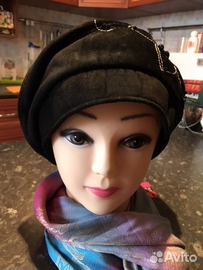 Берет замшевый новый