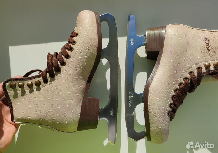 Коньки фигурные женские 36 размер