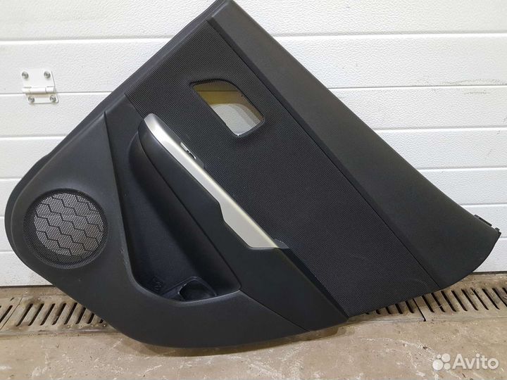 Обшивка двери задняя правая kia rio 3 хэтчбек