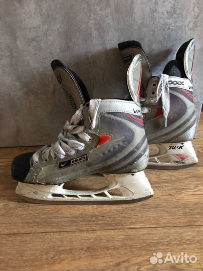 Коньки хоккейные