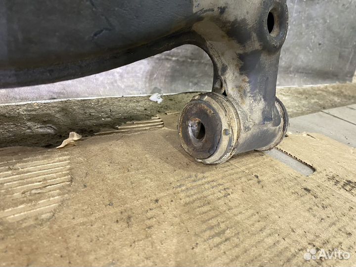 Поперечный рычаг правый Mercedes W140 S500